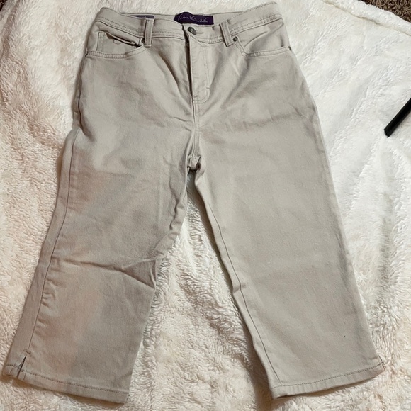 Gloria Vanderbilt Amanda Capri - Picture 12 of 12